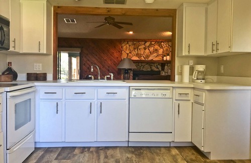 Crystal River House | River House - Overlooking the Scenic Withlacoochee River - Sleeps 4.