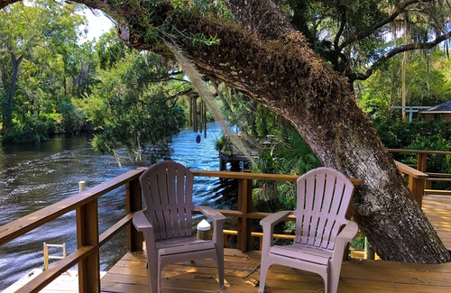 Crystal River House | River House - Overlooking the Scenic Withlacoochee River - Sleeps 4.