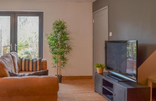 Pentre House | River Lodge Annexe