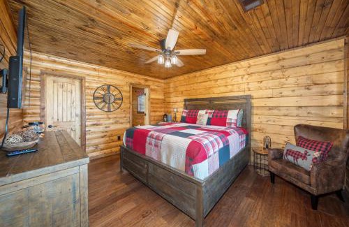 Glenwood House | River Lodge Escape with Hot Tub