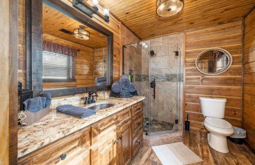 Glenwood House | River Lodge Escape with Hot Tub