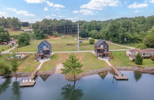Rhodhiss House | River Lofts - Onyx & Catawba Cottages
