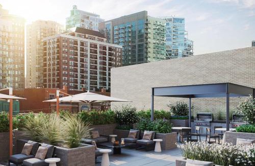 Killgubbin Apartment | River North 1br w grills terrace fire pits CHI-1038