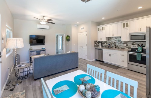 Lake Havasu City Condo | River Oasis Tiny Home 1BR 1BA w/Covered Parking