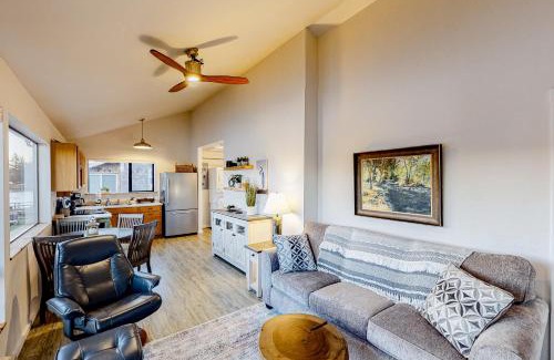 Nehalem House | River Otter
