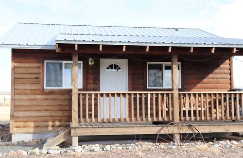 Silver Star Cabin | River Rest Luxury Cabin - The Big Hole. Beautiful River and Mountain Views!