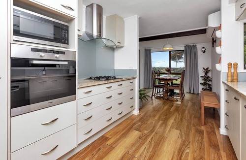 Ruakaka House | River Ridge Retreat - Ruakaka Holiday Home