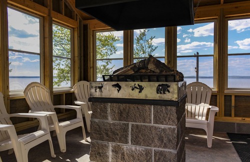 Ashland Cabin | River Rock Cottage Is Located On The Shore Of Lake Superior On Chequamegon Bay.