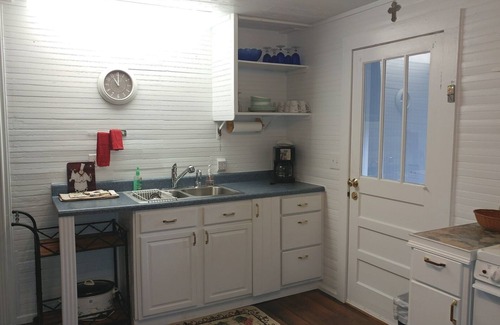 Franklin Cabin | River's Edge Cabin - Swim - Kayak - Fish From Your Backyard !