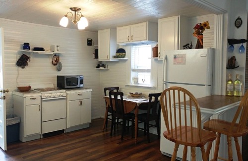 Franklin Cabin | River's Edge Cabin - Swim - Kayak - Fish From Your Backyard !