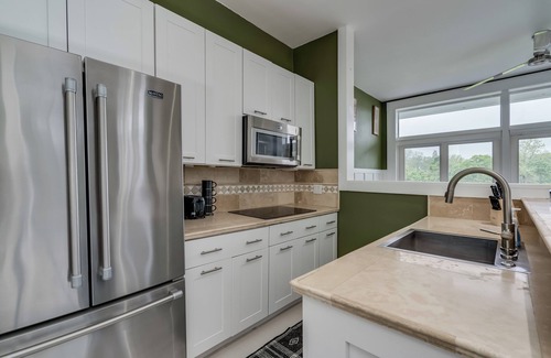 Watertown House | River's Getaway- an urban oasis!