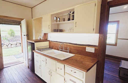 Brooman Cottage | River Stone - Family getaway on the Clyde River with a difference.