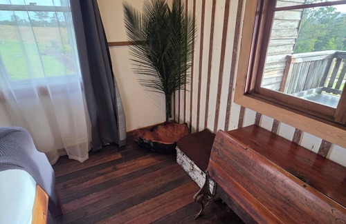 Brooman Cottage | River Stone - Family getaway on the Clyde River with a difference.