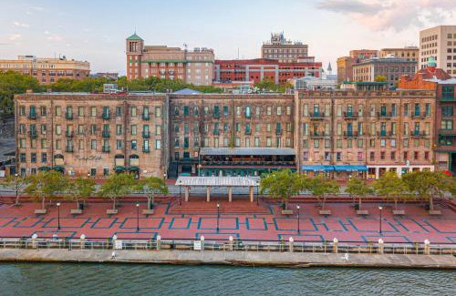 Historic District - North Hotel | River Street Inn