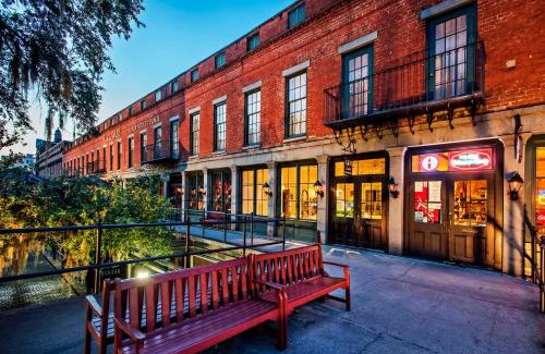 Historic District - North Hotel | River Street Inn