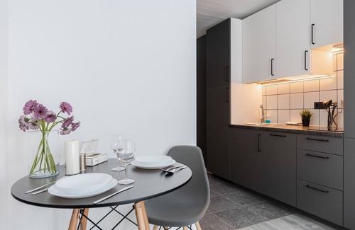 Business District Apartment | River to the City - Studio 8 apartment