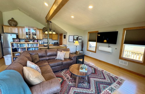 Emigrant House | River View Gateway- 5 min walk to Yellowstone River