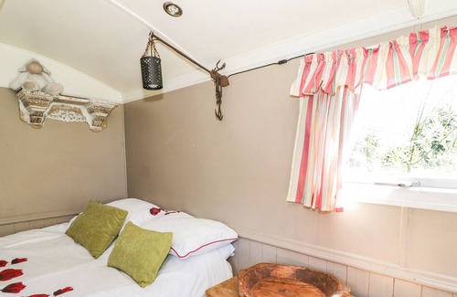 Newport Cottage | RIVER VIEW, pet friendly, with a garden in Newport, Shropshire