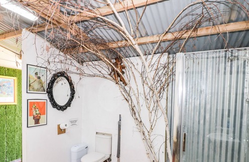 Newport Cottage | RIVER VIEW, pet friendly, with a garden in Newport, Shropshire