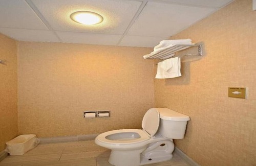 Somerset Hotel | River-view Room, 2 Queen Beds with Jetted tub and Balcony