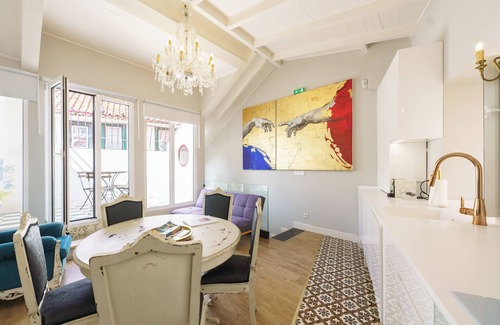 Santo Estevao Apartment | River view with terrace Portuguese Soul in picturesque Alfama, sleeps 5
