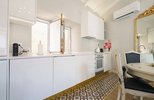 Santo Estevao Apartment | River view with terrace Portuguese Soul in picturesque Alfama, sleeps 5