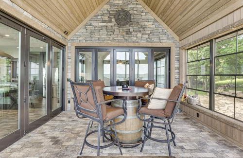 Peru House | River Views and Wraparound Deck Dubuque Getaway