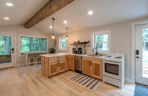 Thompsonville Cabin | River Watch at Roaring Brook-Betsie River Frontage & easy access to Crystal Mtn