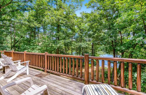 Lyndon Station House | River Woods Retreat