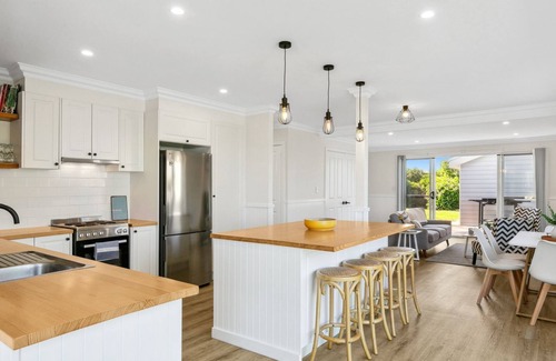Shoalhaven Heads House | Riverbank Cottage & Studio