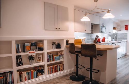 Ironbridge Cottage | Riverbank Cottage - Scenic River Views