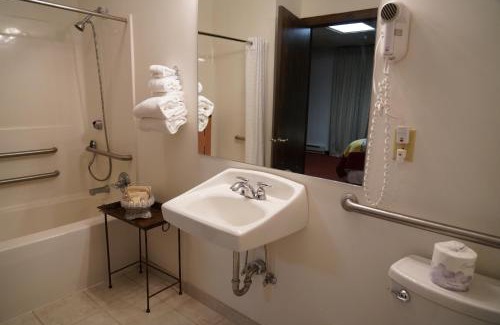 Petersburg Hotel | RiverBank Lodge
