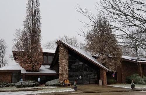 Petersburg Hotel | RiverBank Lodge