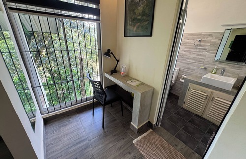 Kalawana Ski Chalet | Riverbend Retreat near Sinharaja Forest