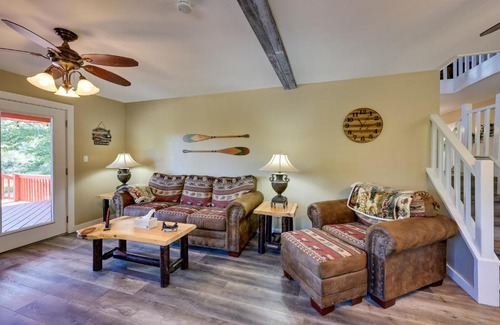 Mount Ida House | Riverfront Arkansas Abode - Furnished Deck and Grill