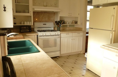 Old Bend Cottage | Riverfront Beauty! Location Perfection! Walk to the best of Bend