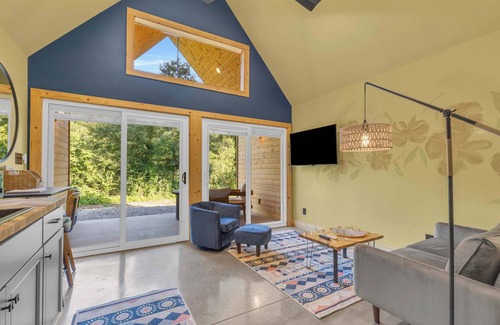 Greenville Cabin | Riverfront Cabin Retreat - 6 Minutes to Greenville