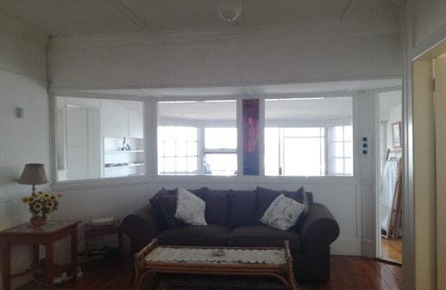 Bluewater Bay House | Riverfront close to beach