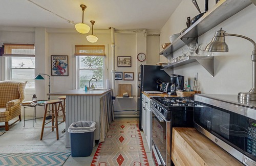 Wiscasset Condo | Riverfront condo w/deck overlooking the water - steps to dining & shopping