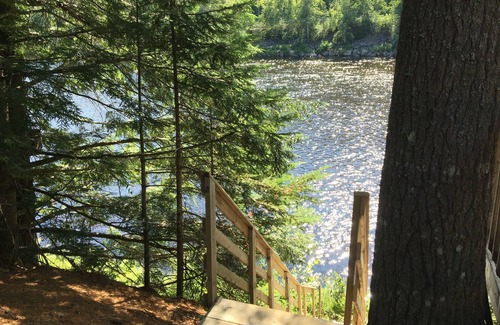 Durham Bridge Cottage | Riverfront Cottage