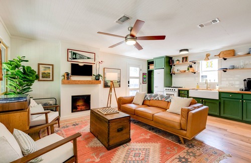 Summit Cottage | Riverfront Cottage - Get Away from It All!