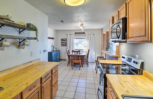 Dixon Cabin | Riverfront Dixon, Illinois, Vacation Rental!