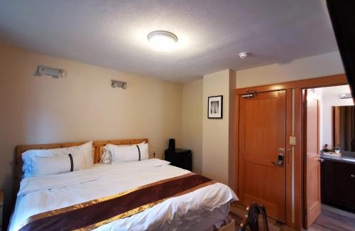 Banff Bed & Breakfast | Riverfront Estate Bed&Breakfast Banff