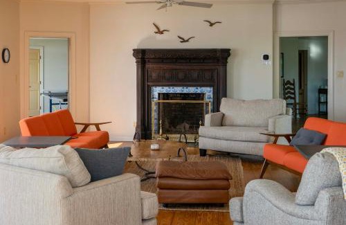 Allen House | Riverfront Gem with Fire Pit in Eden