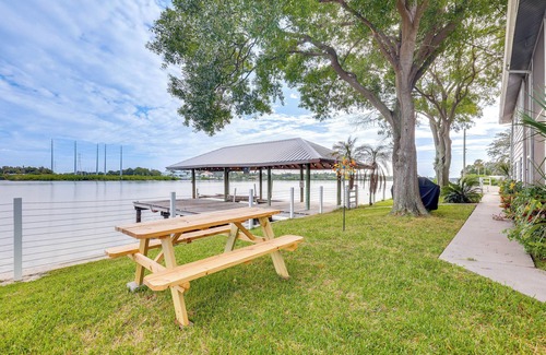 Riverview House | Riverfront Gibsonton Home ~ 12 Mi to Tampa!