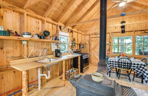 Olamon Apartment | Riverfront Greenbush Studio w/Porch & Views!