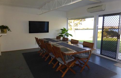 Seymour House | Riverfront Holiday House