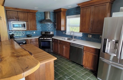 St. Clair House | Riverfront home 4 Beds/2 baths and walking distance to downtown.