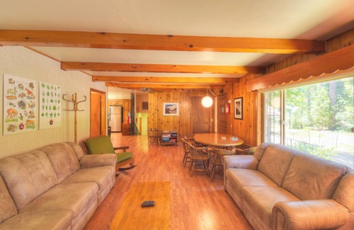 Harden Flat House | Riverfront Home 5 miles to Yosemite! Private riverbank. THE closest to Yos. gate