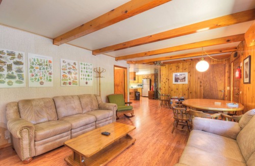 Harden Flat House | Riverfront Home 5 miles to Yosemite! Private riverbank. THE closest to Yos. gate